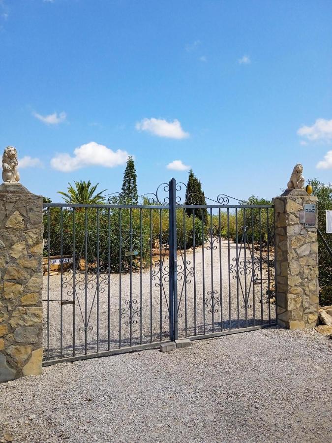 Finca El Gaudi, Casita Catharina L'Ampolla Exteriör bild